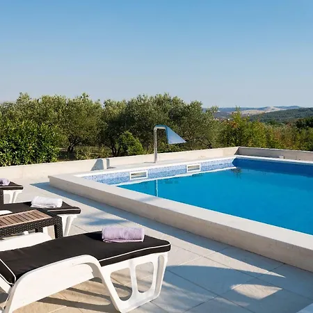 Villa Solitude