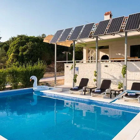 Solitude Σίμπενικ