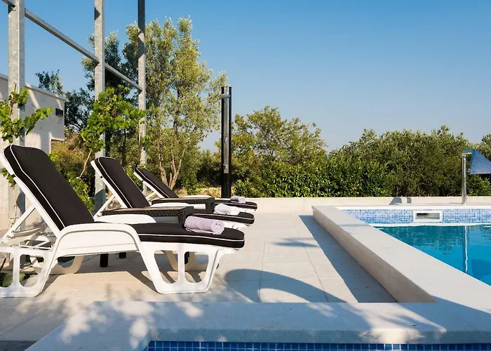 索利图德别墅 * 希贝尼克